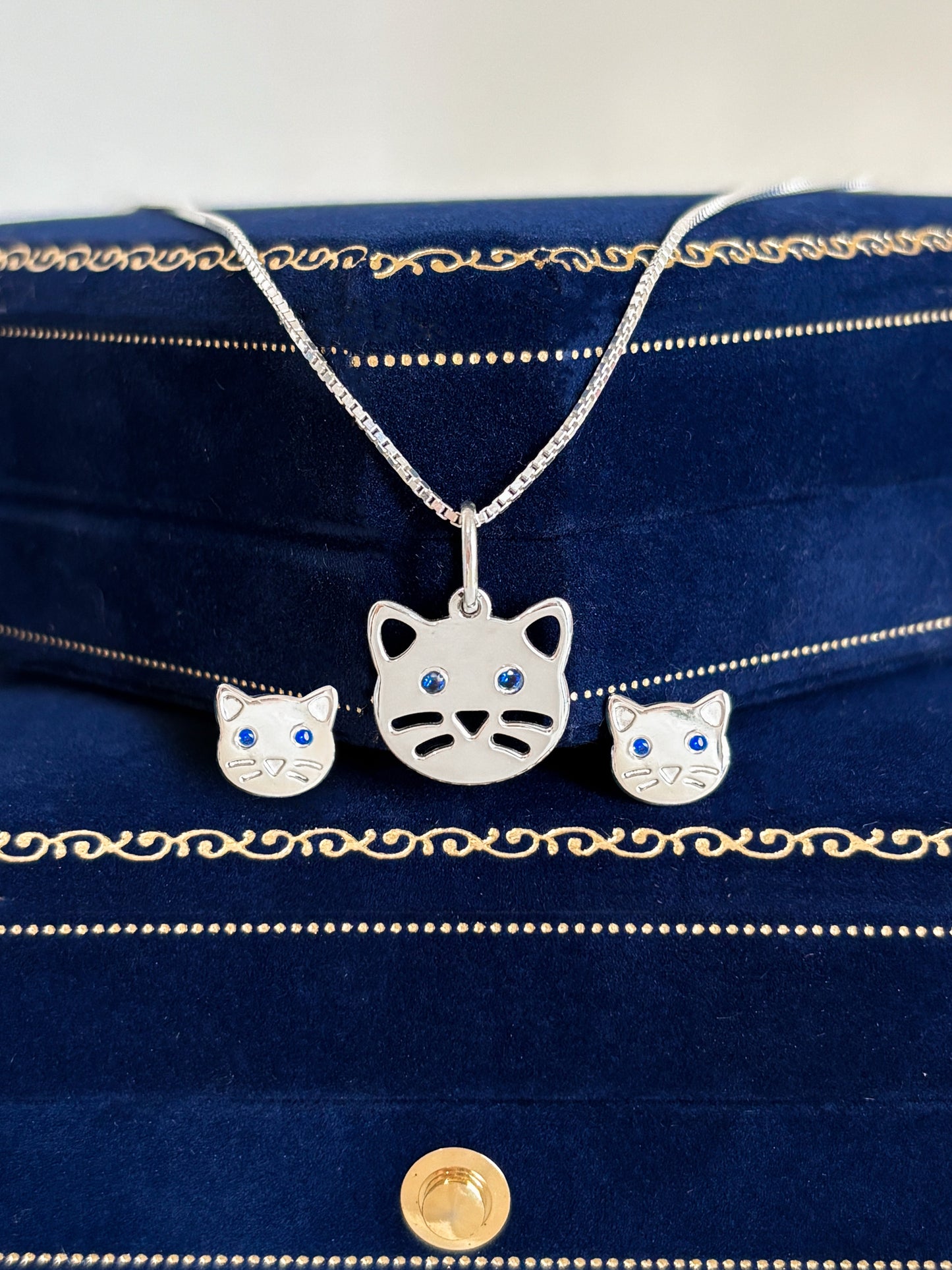 Conjunto Gatinho em Prata 950 com Zircônias Azuis